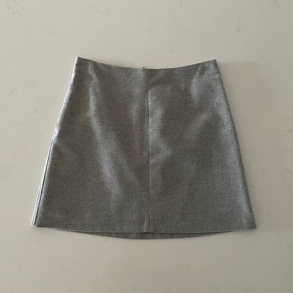 Aritzia Dresses & Skirts - ARITZIA WILFRED classic mini skirt